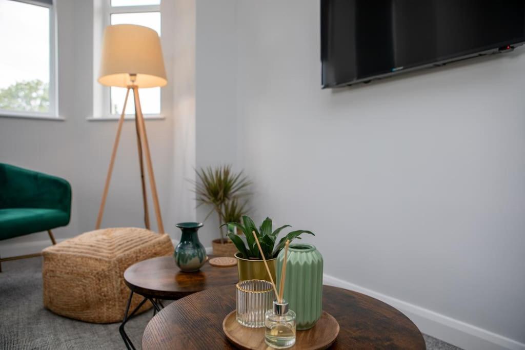 Modern Apartment Free Parking Double Bed Suite 5 Nottingham Exterior photo